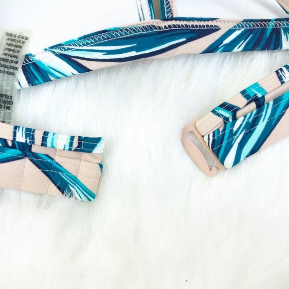 PINK VS Light Pink Tropical Leave Bikini Top - Picture 3 of 4